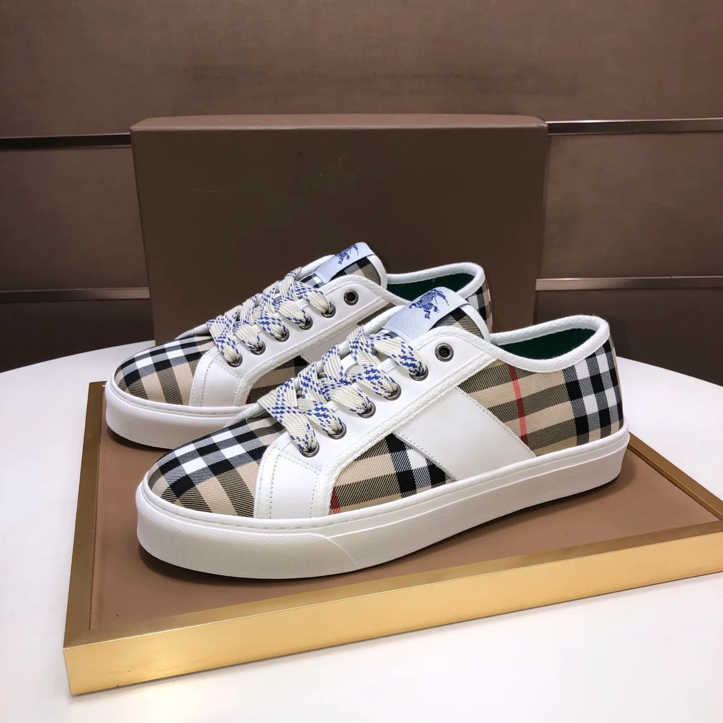 Men's shoes💰460💰【Burberry】Classic low-top sneakers｜Imported cowhide with classic plaid fabric｜Sheepskin lining｜Original outsole｜Fine workmanship and comfortable to wear Size: 38-44 (customized at 45)